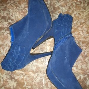 Suede low cut boots
